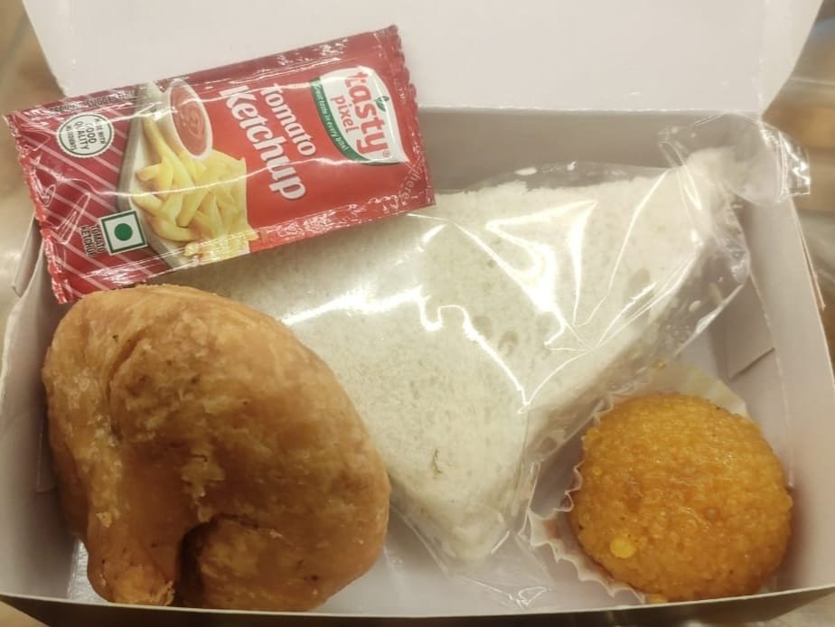 Snacks Box & Refreshment Pack