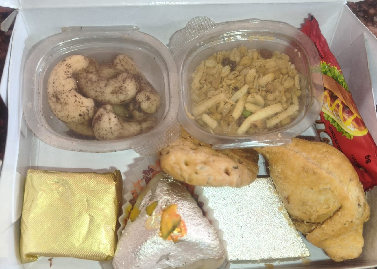 Snacks Box & Refreshment Pack