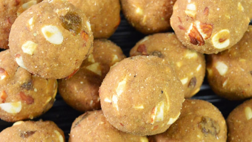 Atta Laddoo[ Dryfruits Mix ]